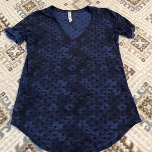 Lululemon Love Tee, size 6
